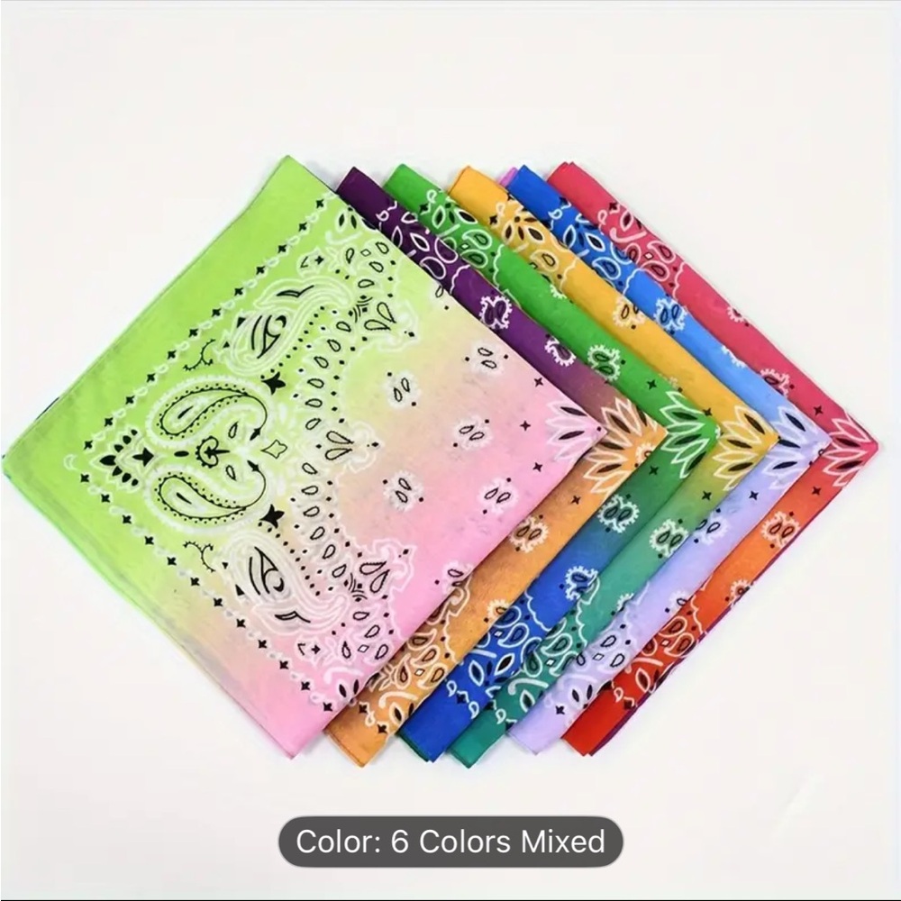 8 multicoloured bandanas. New